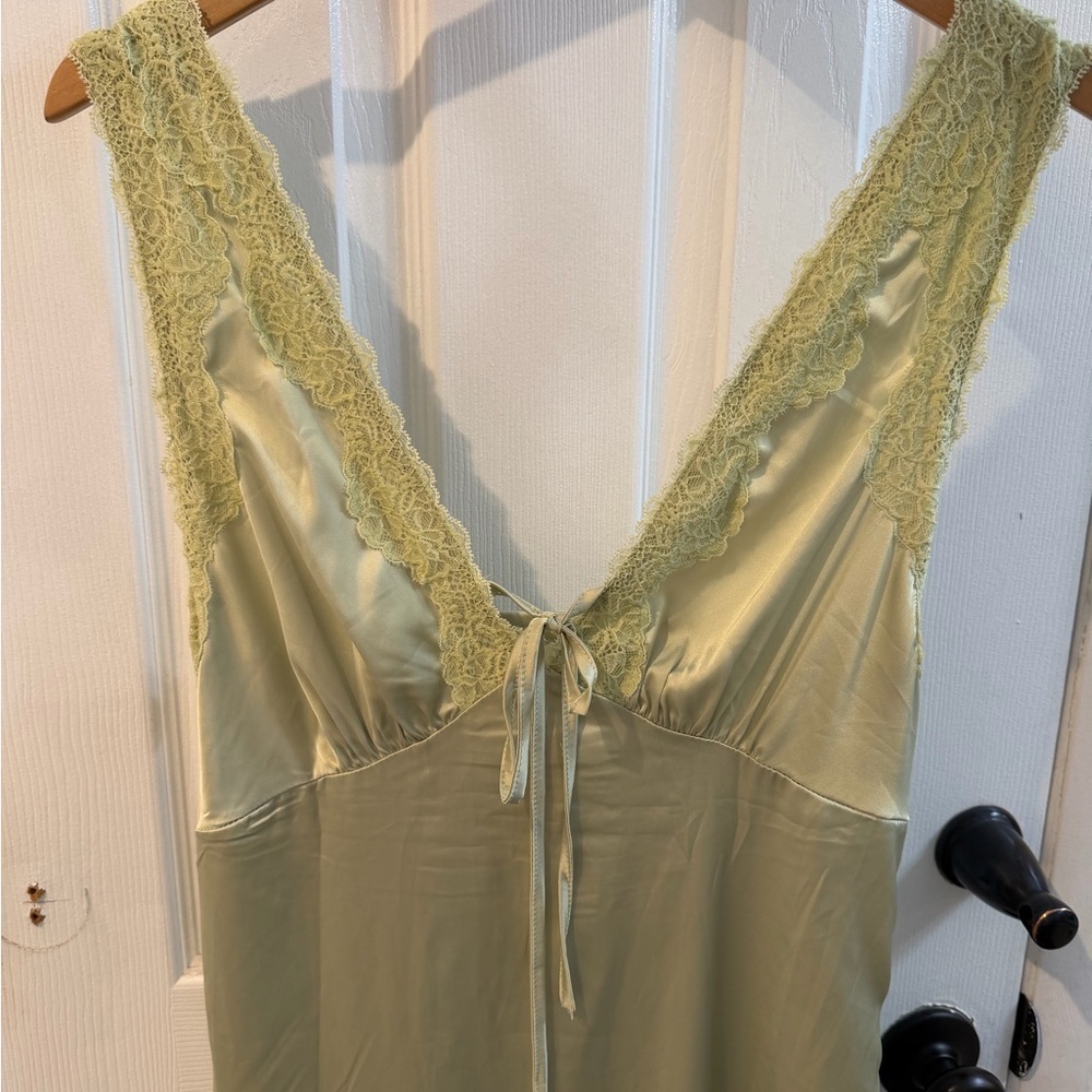 Lime Green Dress - Picture 3 of 3